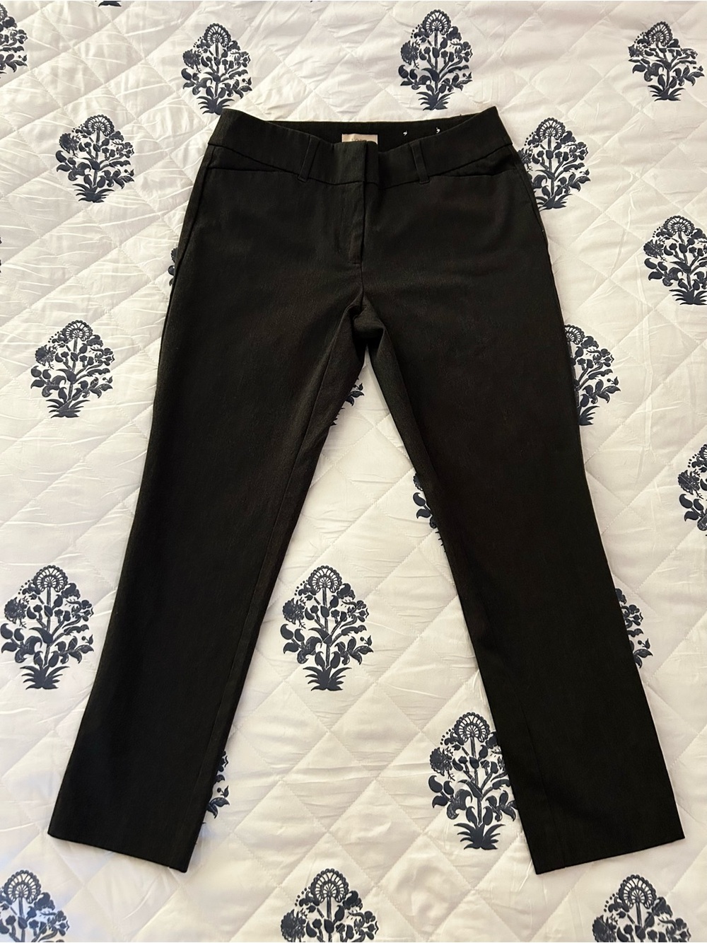EUC Loft Outlet Classic Dark Gray Curvy Skinny Ankle Dress Pants Size 8